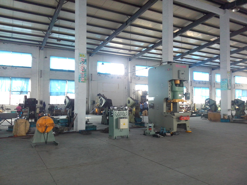 冲压车间数控机床